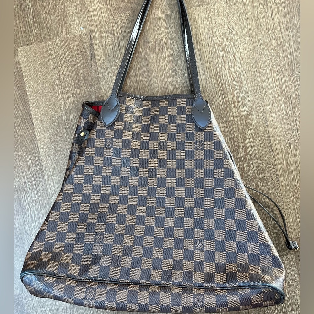 Louis Vuitton neverfull GM lightly used
